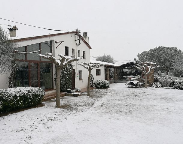 Casa rural en invierno en Girona - nieve turismo rural - Can Micos